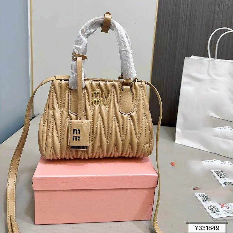 3bc80e19-ee05-4722-885d-7803b916bce5