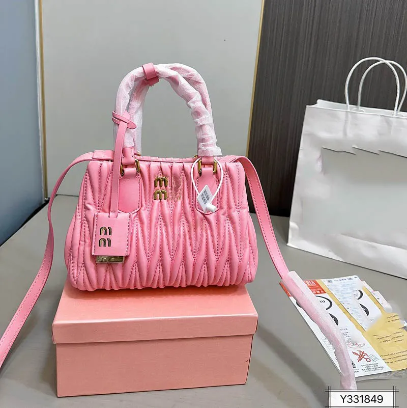 77436792-f06d-4133-8e19-66690f2c7d4c