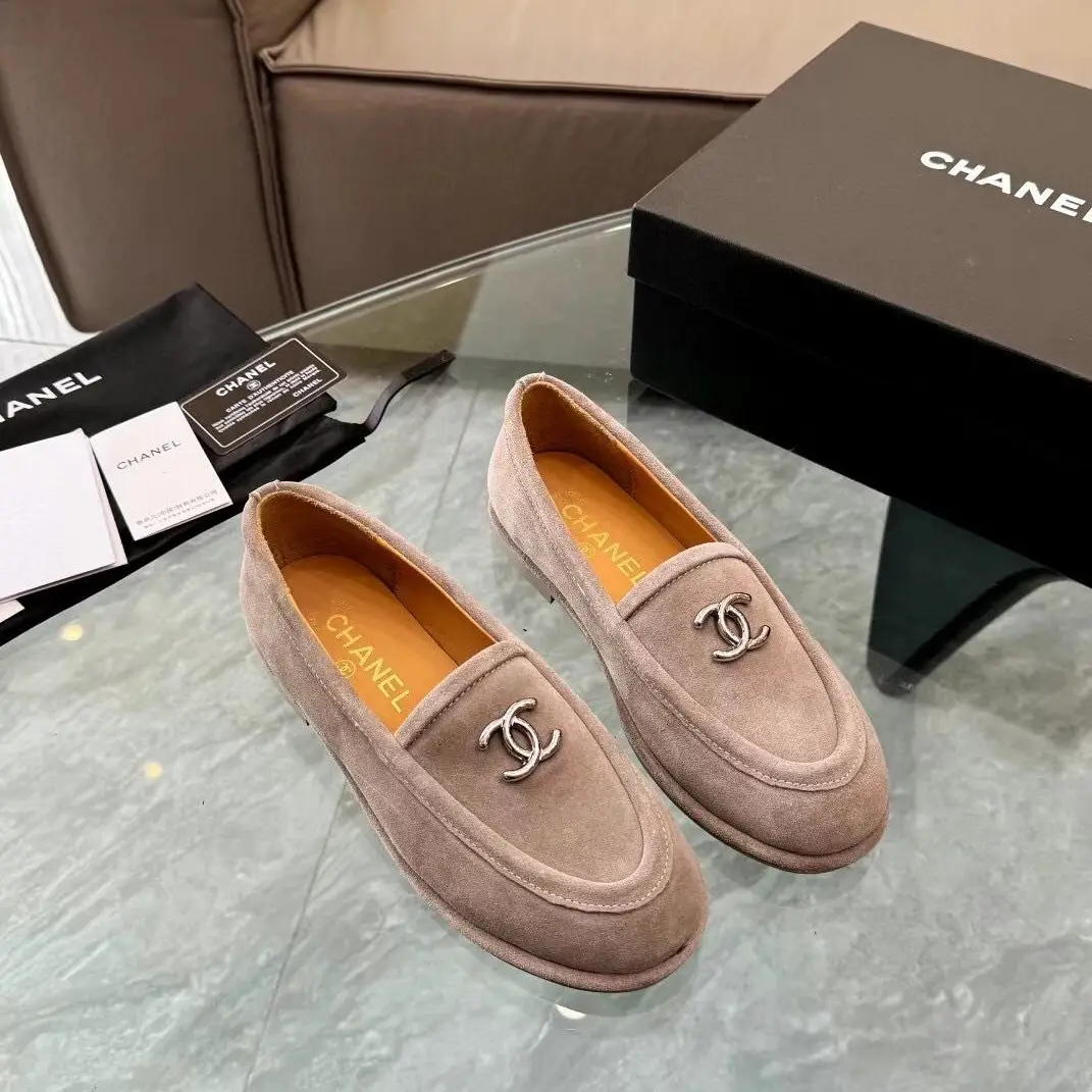 Chanel Loafers with Interlocking CC Logo – Timeless Elegance in Every Step in Dubai UAE Chanel Loafers with Interlocking CC Logo – Timeless Elegance in Every Step in Dubai UAE