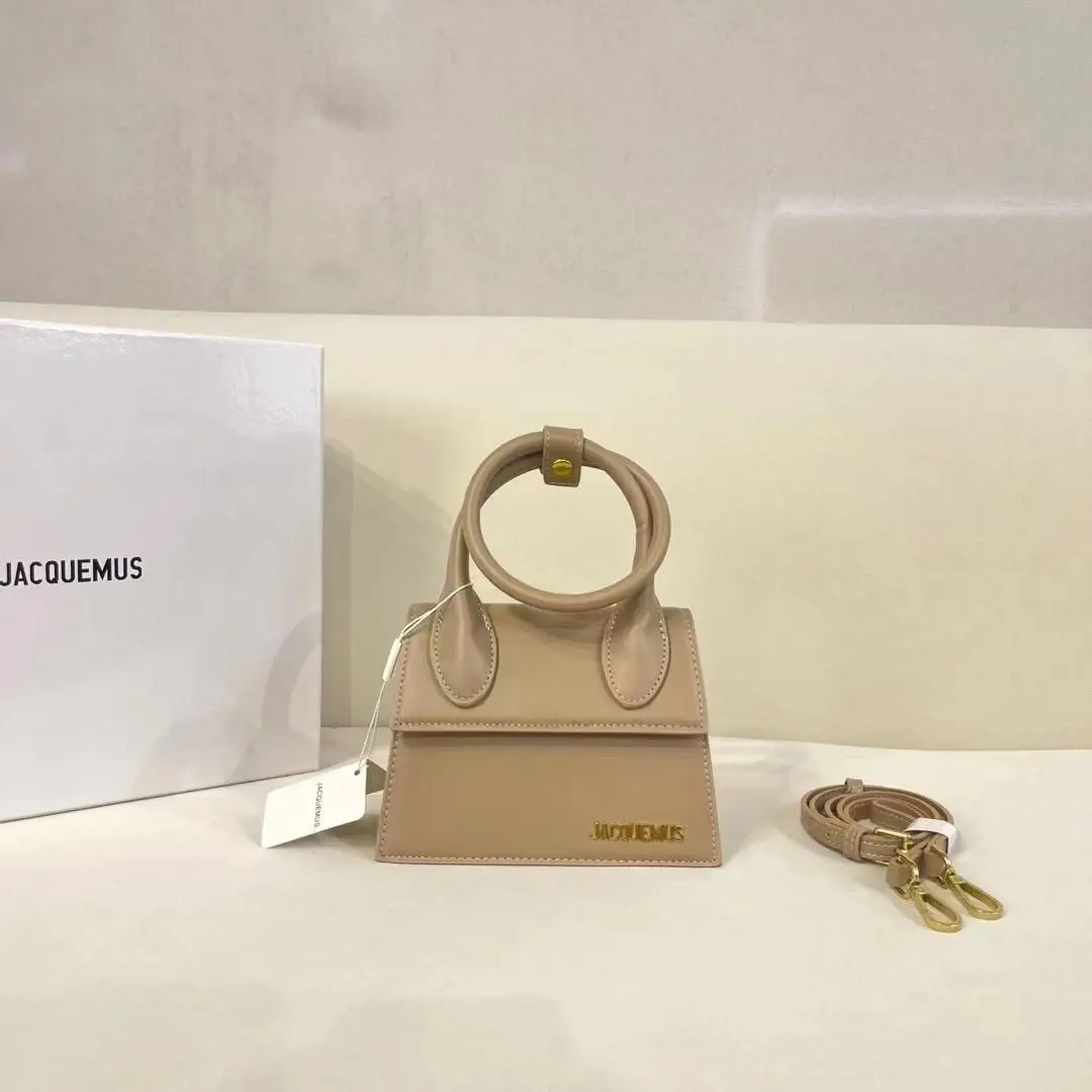 Jacquemus LE CHIQUITO Mini Bag Beige in Dubai UAE Jacquemus LE CHIQUITO Mini Bag Beige in Dubai UAE