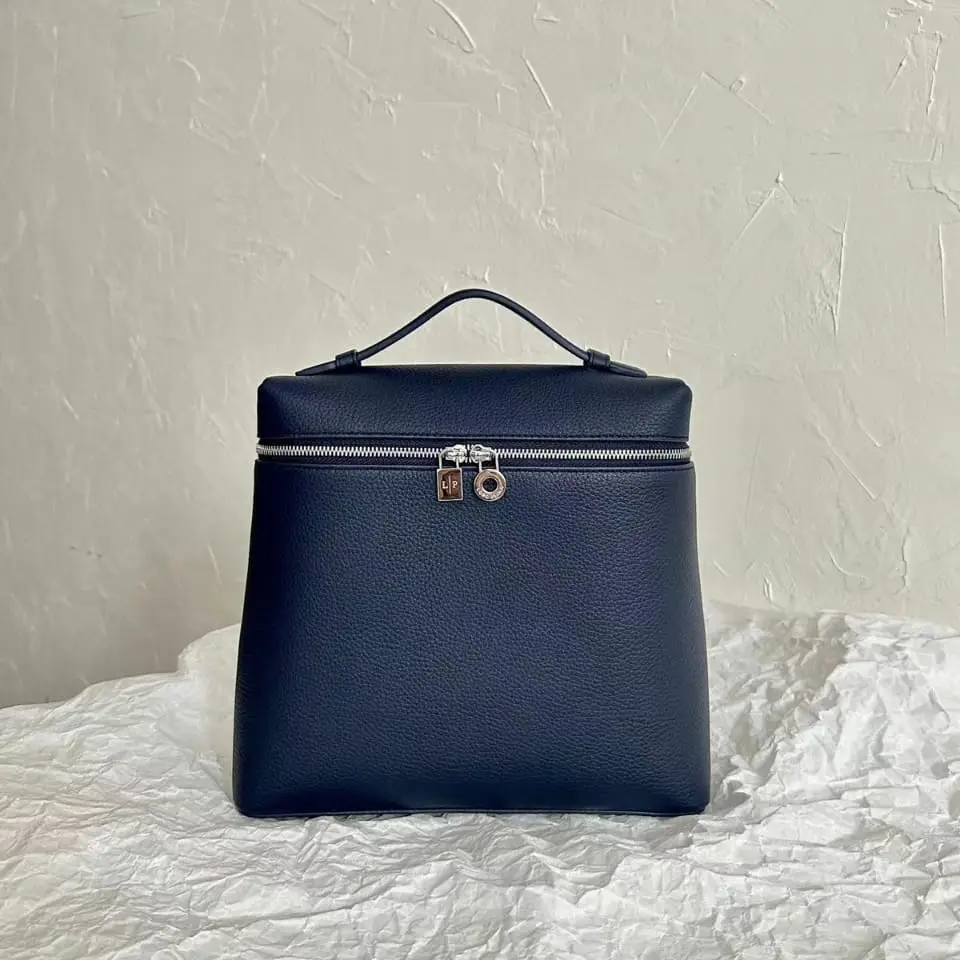 loro Piana Minimalist Women's Designer Shoulder Bag in Dubai UAE loro Piana Minimalist Women's Designer Shoulder Bag in Dubai UAE