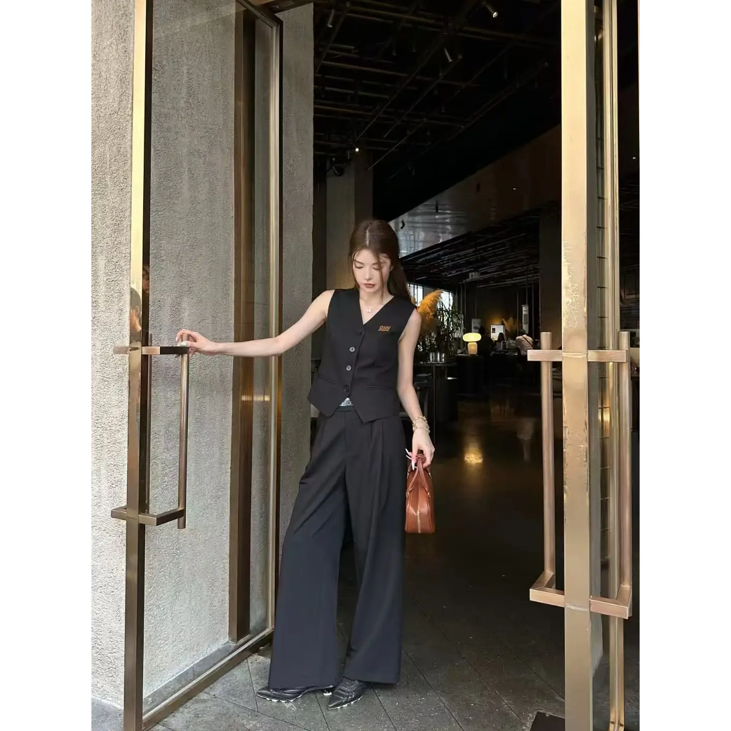 19047892314894819234