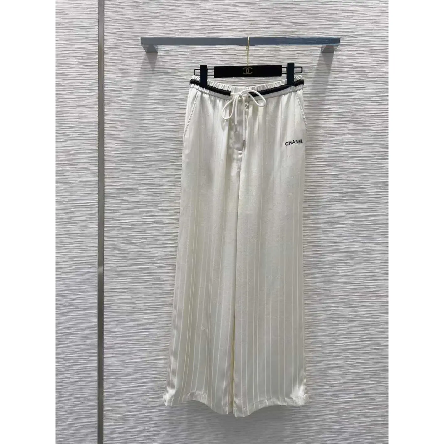 Chanel Wide-Leg Trousers with Elastic Waistband – Luxury Designer Pants in Dubai UAE Chanel Wide-Leg Trousers with Elastic Waistband – Luxury Designer Pants in Dubai UAE