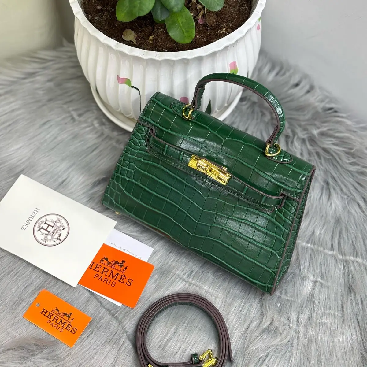 Hermès Kelly Bag in Crocodile Leather – Timeless Luxury with Exotic Elegance in Dubai UAE Hermès Kelly Bag in Crocodile Leather – Timeless Luxury with Exotic Elegance in Dubai UAE