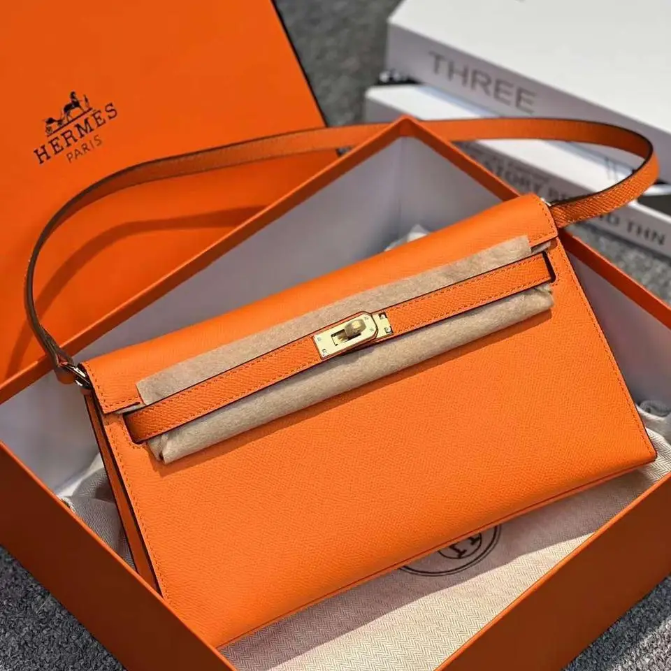 Hermès Kelly Pochette Kelly To Go – Iconic Mini Hermès Handbag with Signature Turn-Lock Closure in Dubai UAE Hermès Kelly Pochette Kelly To Go – Iconic Mini Hermès Handbag with Signature Turn-Lock Closure in Dubai UAE